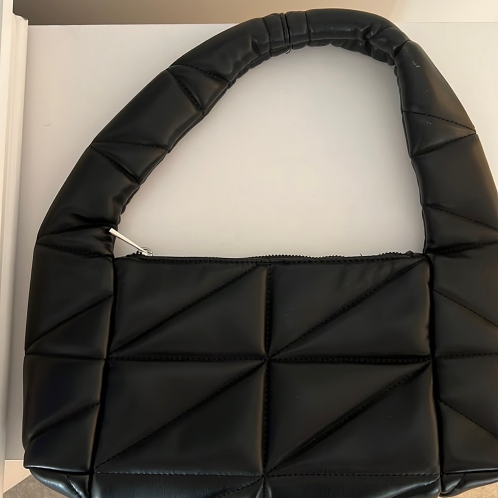 Zara Black Puffy shoulder bag